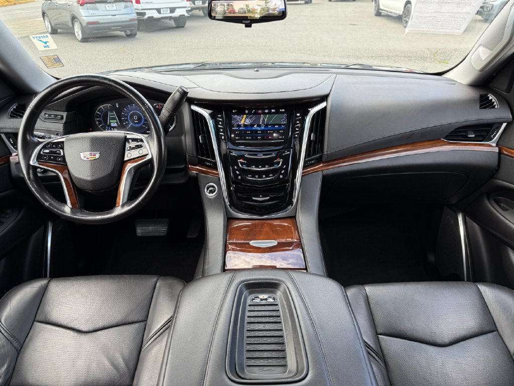 Used 2019 Cadillac Escalade ESV Luxury AWD/4WD image 17