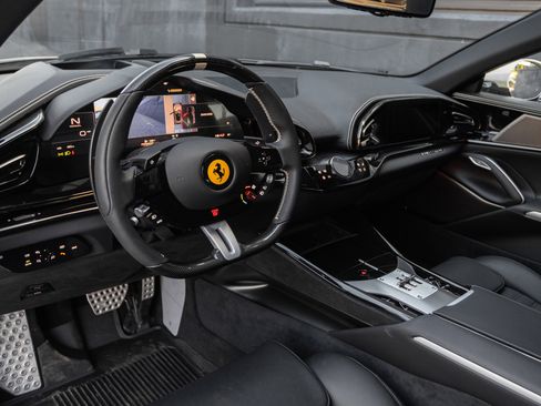 Used 2025 Ferrari Purosangue image 31