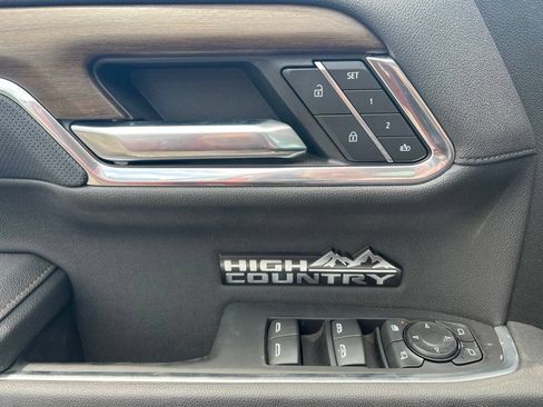 Used 2025 Chevrolet Silverado 1500 High Country w/ Z71 Off-Road Package AWD/4WD image 21