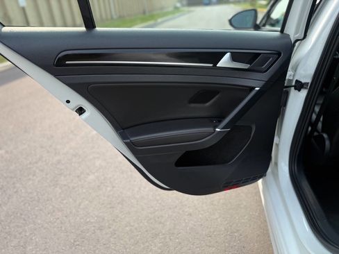 Used 2015 Volkswagen Golf R 4Motion AWD 4dr Hatchback image 34