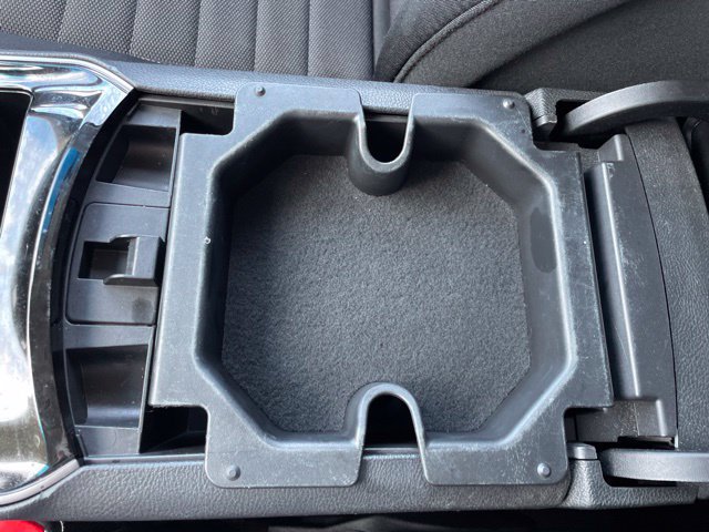 Used 2020 Ford Edge SE FWD image 38