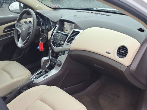 Certified 2014 Chevrolet Cruze Diesel w/ Enhanced Safety Package image 17