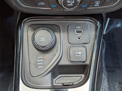 Used 2019 Jeep Compass Limited image 26