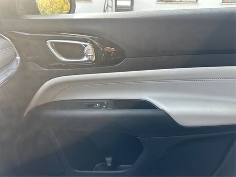 Used 2022 Jeep Compass Limited image 29