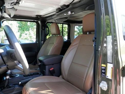 Used 2023 Jeep Wrangler Unlimited Sahara w/ LED Lighting Group AWD/4WD image 18