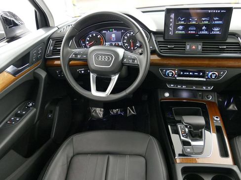 Used 2023 Audi Q5 2.0T Premium w/ Convenience Package image 8