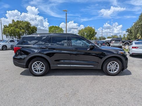 Used 2025 Ford Explorer Active RWD image 3