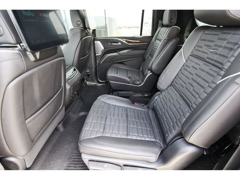 Used 2023 Cadillac Escalade ESV Sport Platinum w/ LPO, Floor Liner Package AWD/4WD image 7
