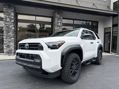 Used 2026 Toyota 4Runner SR5 AWD/4WD image 31