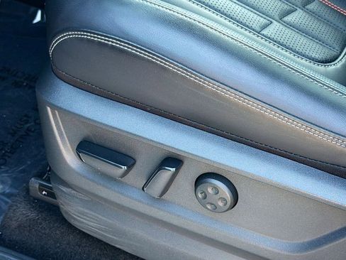 Used 2025 Nissan Armada PRO-4X w/ Pro-4X Premium Package image 15