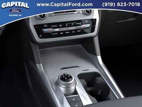 New 2024 Ford Explorer XLT w/ Equipment Group 202A image 15