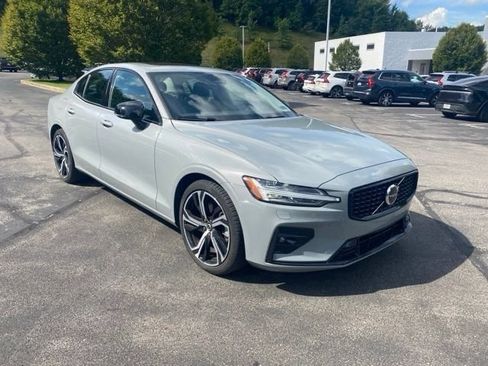 Used 2024 Volvo S60 B5 Core w/ Climate Package AWD/4WD image 3