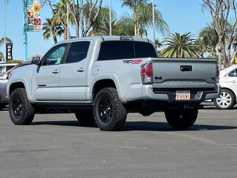 Used 2020 Toyota Tacoma TRD Sport w/ Technology Package AWD/4WD image 5