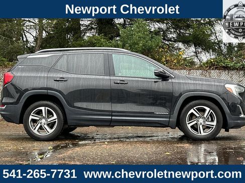 Used 2020 GMC Terrain SLT image 3