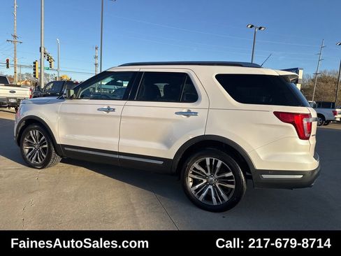 Used 2019 Ford Explorer Platinum image 11