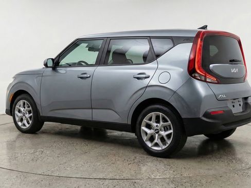 Used 2025 Kia Soul LX w/ LX Technology Package image 6
