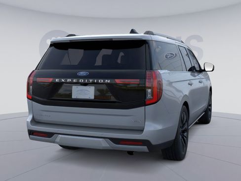 New 2025 Ford Expedition Max Platinum w/ Driver's Package image 11