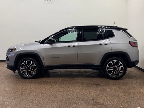 Used 2023 Jeep Compass Limited AWD/4WD image 2