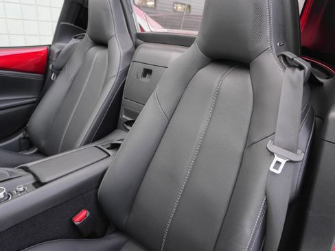 Used 2023 MAZDA MX-5 Miata Grand Touring w/ Weather Package image 15