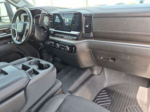Used 2024 Chevrolet Silverado 2500 LT AWD/4WD image 28