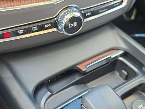 Certified 2023 Volvo XC60 B5 Plus image 26