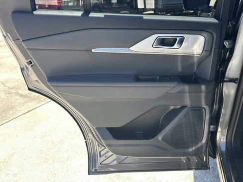New 2026 Ford Explorer Active RWD image 21