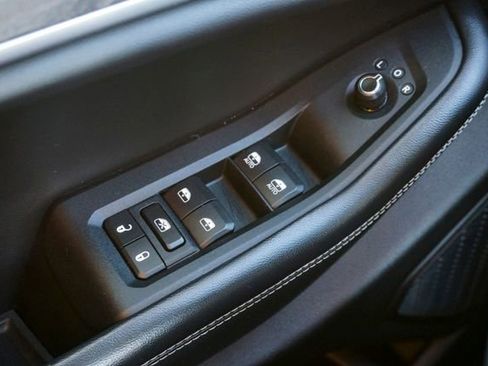 Used 2023 Jeep Grand Cherokee Limited w/ Luxury Tech Group II image 29