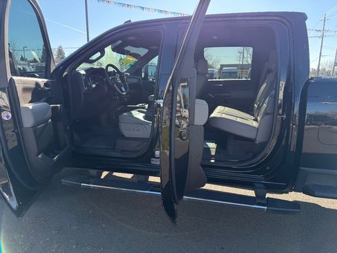 Used 2023 GMC Sierra 3500 SLT w/ SLT Premium Package image 15