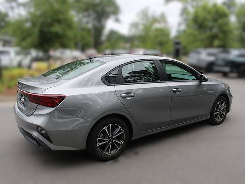 Certified 2024 Kia Forte LXS FWD image 9