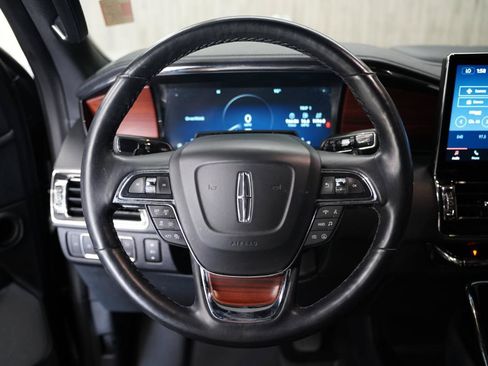Used 2023 Lincoln Navigator Reserve AWD/4WD image 12