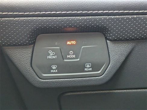 Certified 2024 Volkswagen Atlas SEL image 29