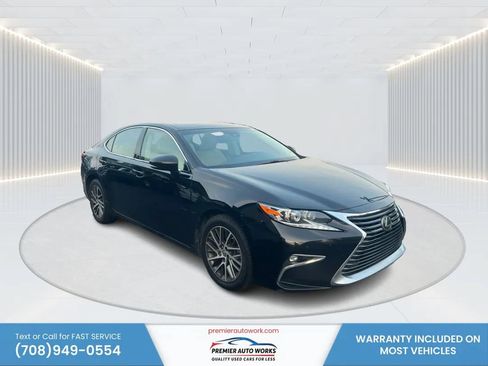 Used 2017 Lexus ES 350 w/ Luxury Package FWD image 3