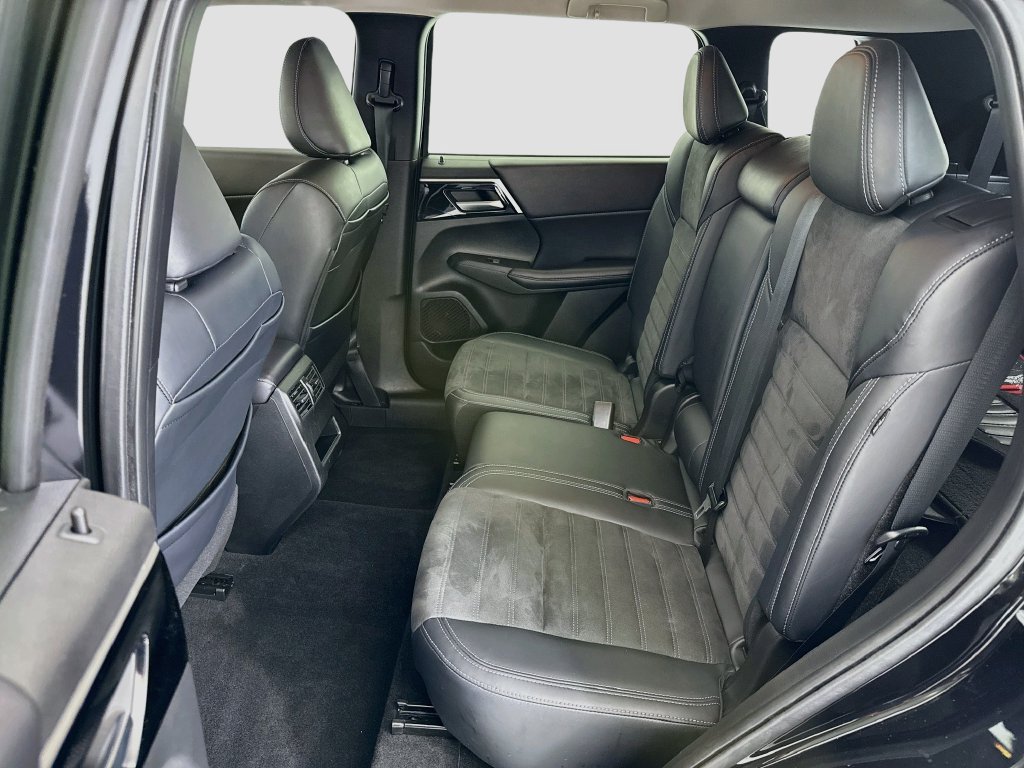 Used 2024 Mitsubishi Outlander SE FWD image 20