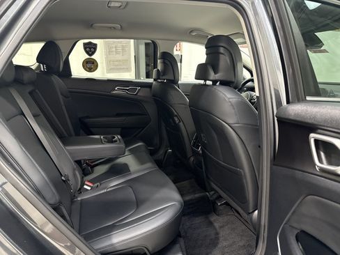 Certified 2025 Kia Sportage EX AWD/4WD image 28