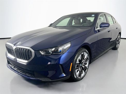 New 2026 BMW 530i xDrive AWD/4WD image 2