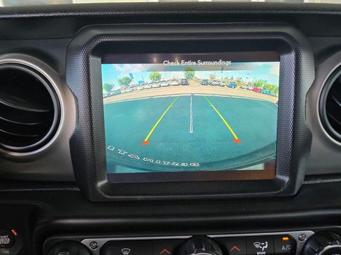 Used 2021 Jeep Wrangler Unlimited Sport AWD/4WD image 13