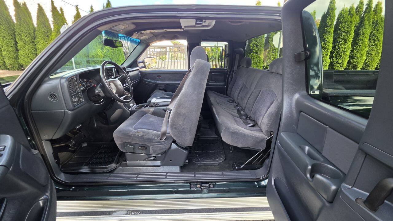 Used 2001 Chevrolet Silverado 2500 LS AWD/4WD image 9