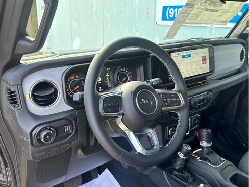 New 2025 Jeep Wrangler Sahara w/ Safety Group image 38