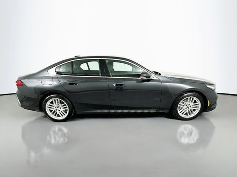 Used 2025 BMW 530i image 4