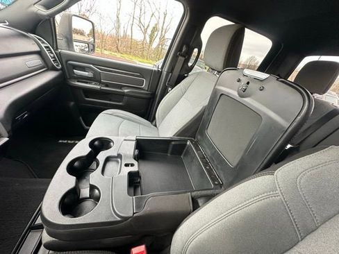 Used 2024 RAM 3500 Big Horn image 27