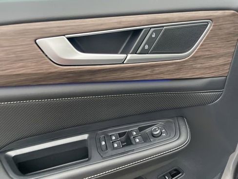 Certified 2025 Volkswagen Atlas SEL image 13