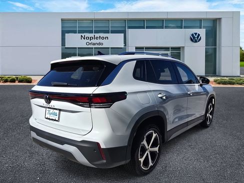 New 2025 Volkswagen Tiguan SE image 4