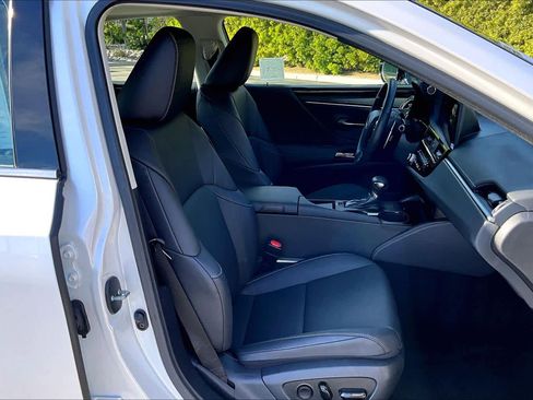 Used 2025 Lexus ES 350 image 8