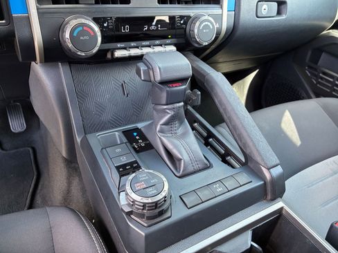 Used 2025 Toyota Tacoma TRD Off-Road AWD/4WD image 40