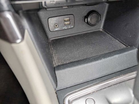 Used 2023 Subaru Forester Premium image 30