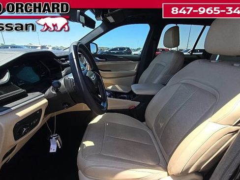 Used 2022 Jeep Grand Cherokee Limited 4xe w/ Luxury Tech Group II AWD/4WD image 7