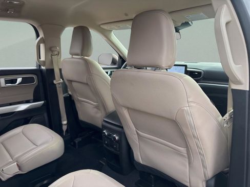 Used 2021 Ford Explorer XLT w/ Equipment Group 202A image 35