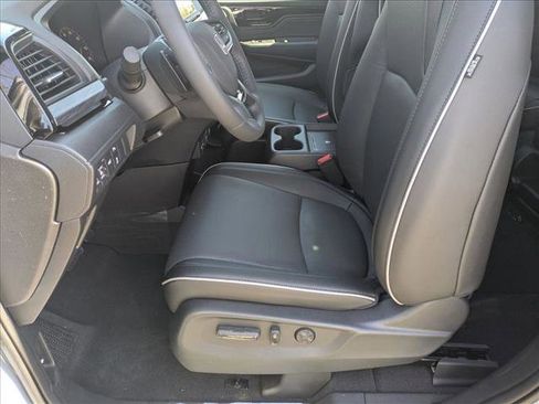 Used 2026 Honda Odyssey Elite image 4