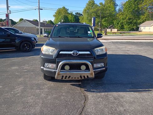 Used 2011 Toyota 4Runner SR5 w/ Convenience Pkg AWD/4WD image 2