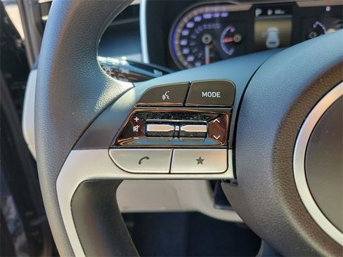 Used 2023 Hyundai Tucson SE image 18